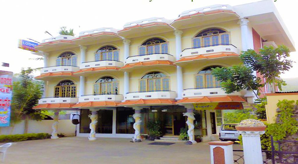 Hotel Sri Devi Comforts Chikmagalur Exterior photo
